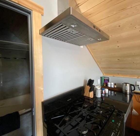 标准间, Paradise Acres Ranch