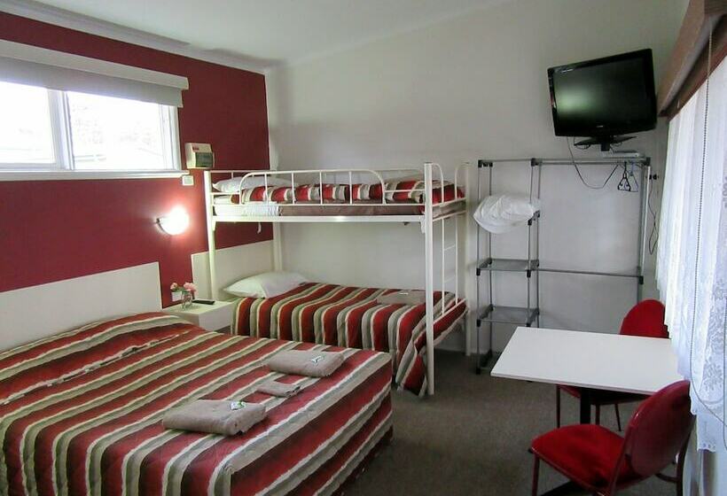 Номер Стандарт, The Highlander Motel   24hr Check In