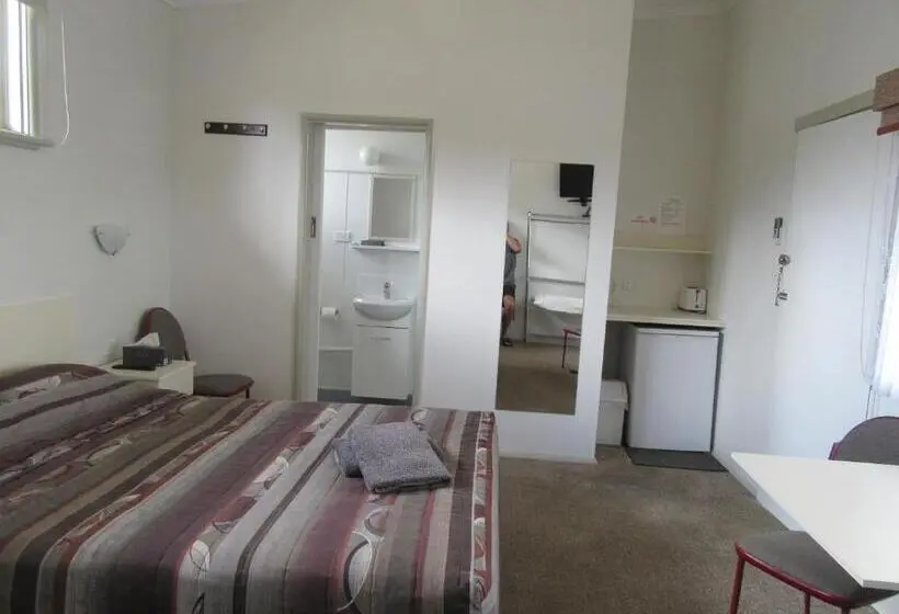 ファミリールーム, The Highlander Motel   24hr Check In