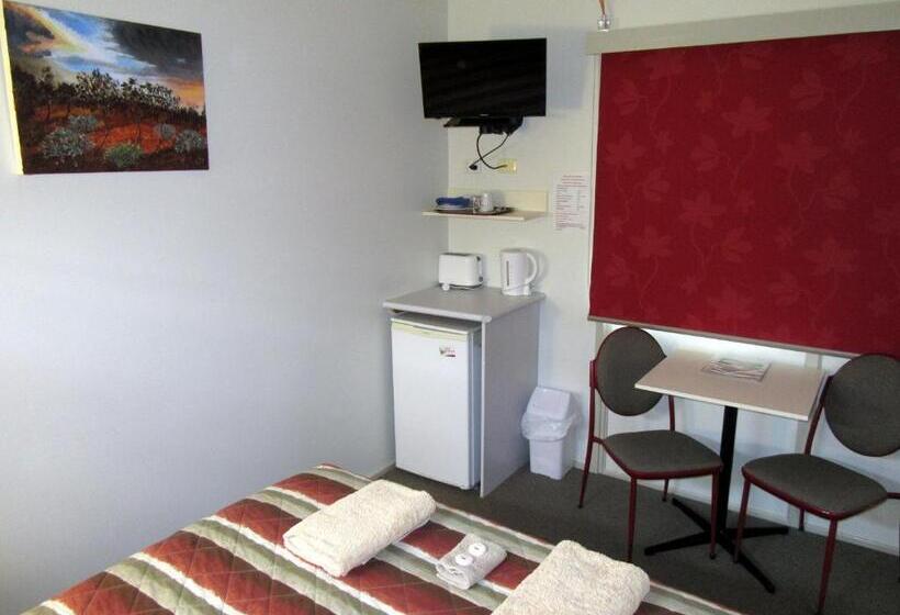 Номер Стандарт, The Highlander Motel   24hr Check In