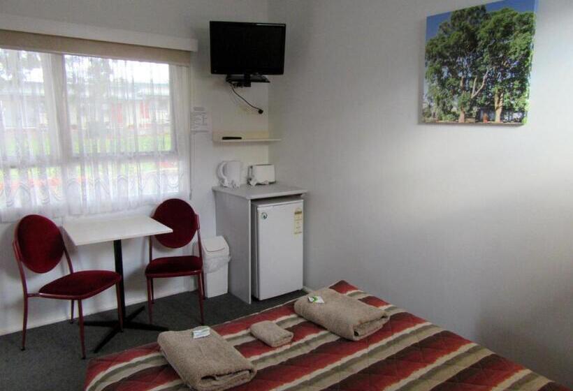 Номер Стандарт, The Highlander Motel   24hr Check In