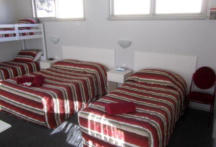 Семейный Номер, The Highlander Motel   24hr Check In