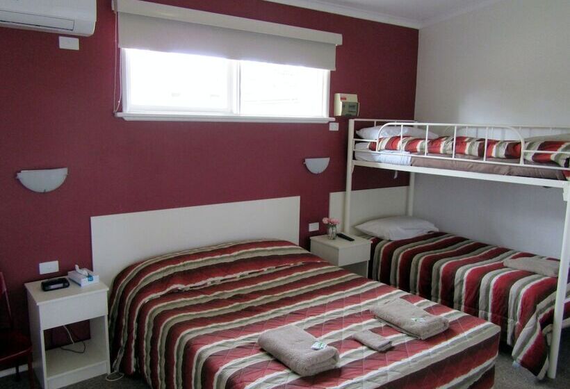 Номер Стандарт, The Highlander Motel   24hr Check In