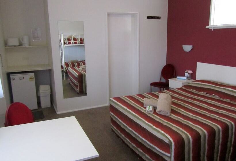 Номер Стандарт, The Highlander Motel   24hr Check In