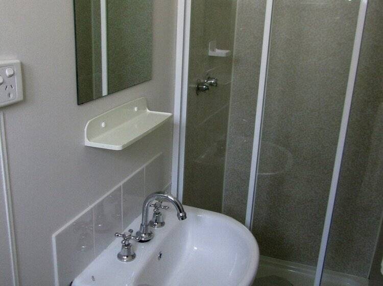 Семейный Номер, The Highlander Motel   24hr Check In