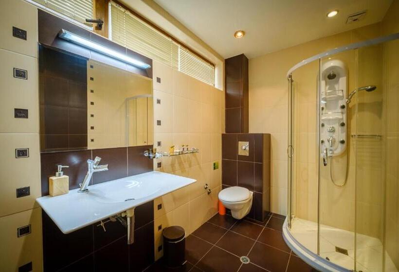 スタンダードスタジオ, Family Hotel Classic