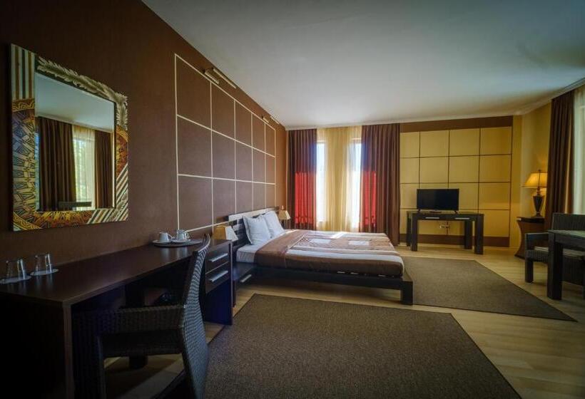 スタンダードスタジオ, Family Hotel Classic