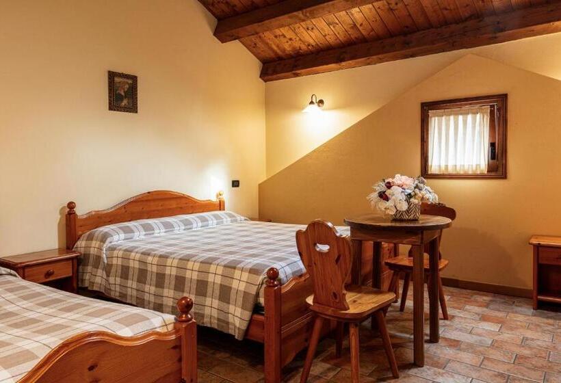 חדר סטנדרט לארבעה, Agriturismo Il Palazzone