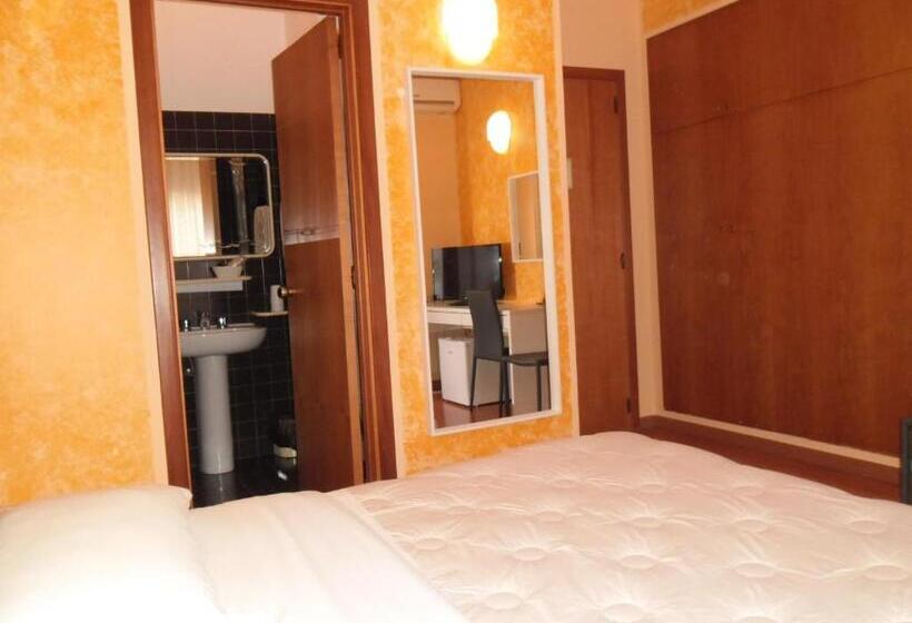 غرفة قياسية, Albergo Roma