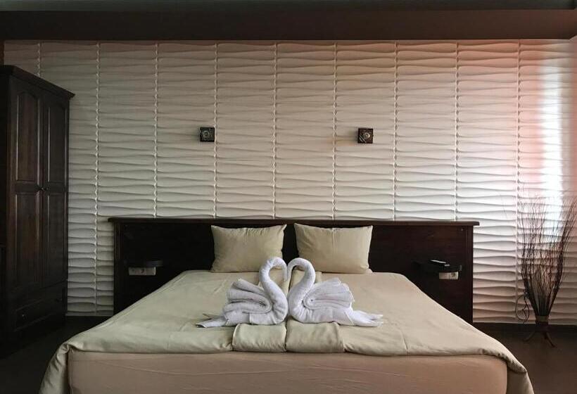 חדר דלוקס, Complex Katalina