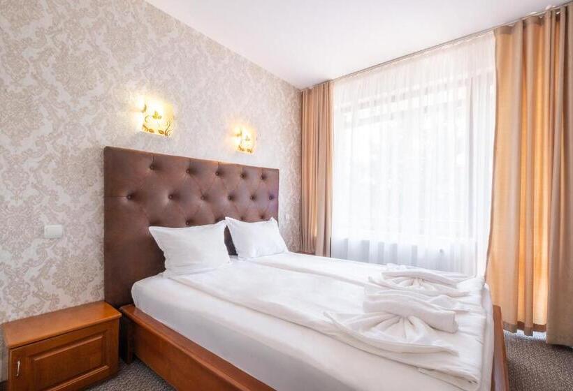 סוויטה עם מרפסת, Complex Katalina