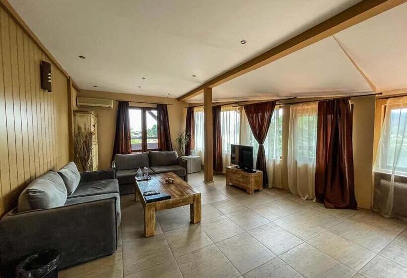 סוויטה דלוקס, Complex Katalina