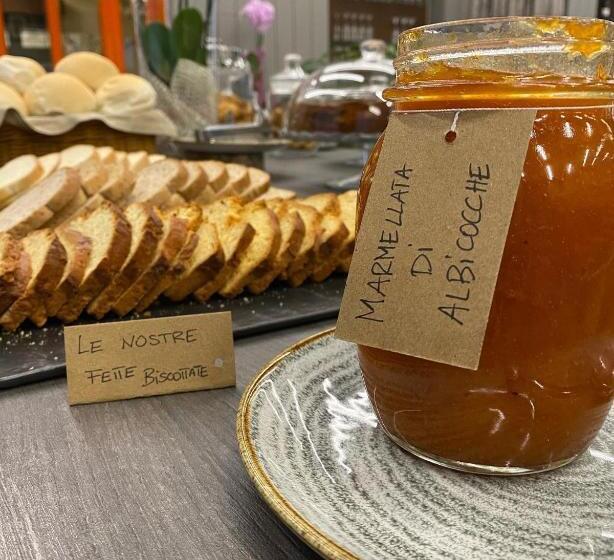 חדר סטנדרט יחיד, Contra  Contarini