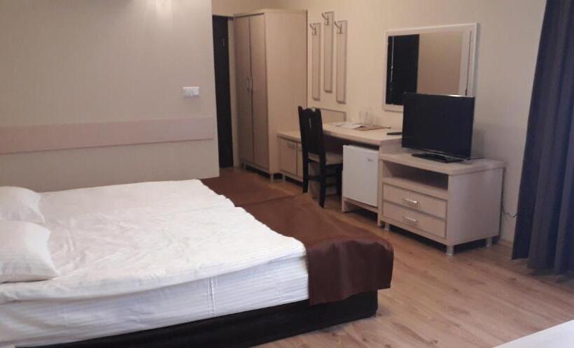 חדר דלוקס, Heat Complex Family