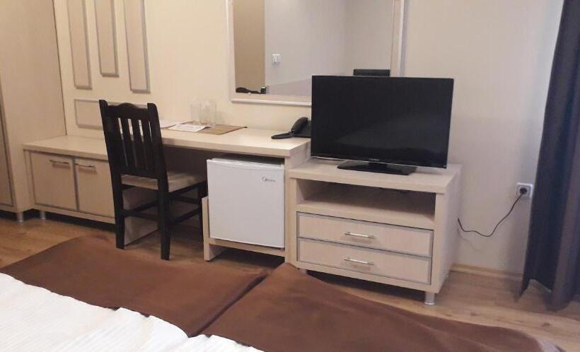 חדר דלוקס, Heat Complex Family