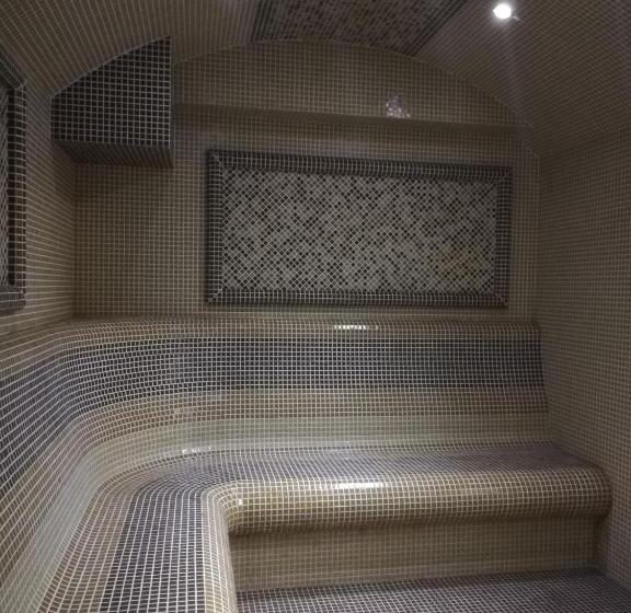 חדר סטנדרט, Heat Complex Family