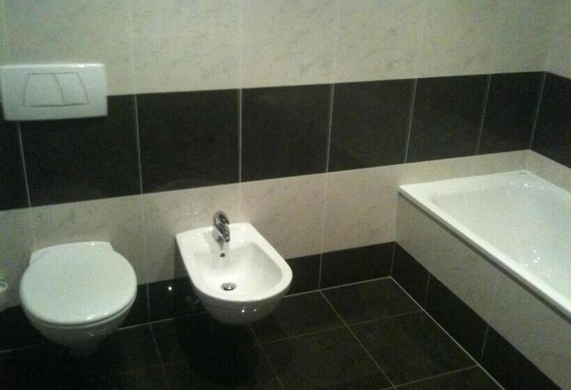 חדר קומפורט, Krone