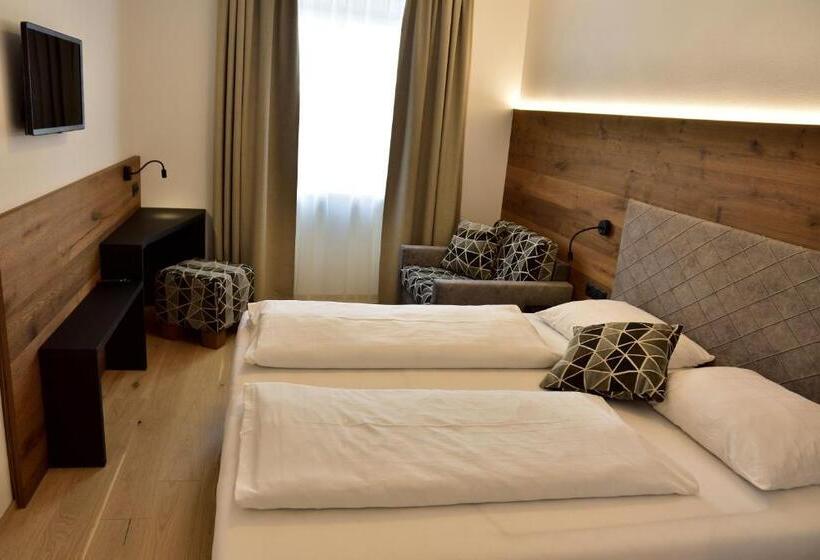 חדר סופריור, Krone