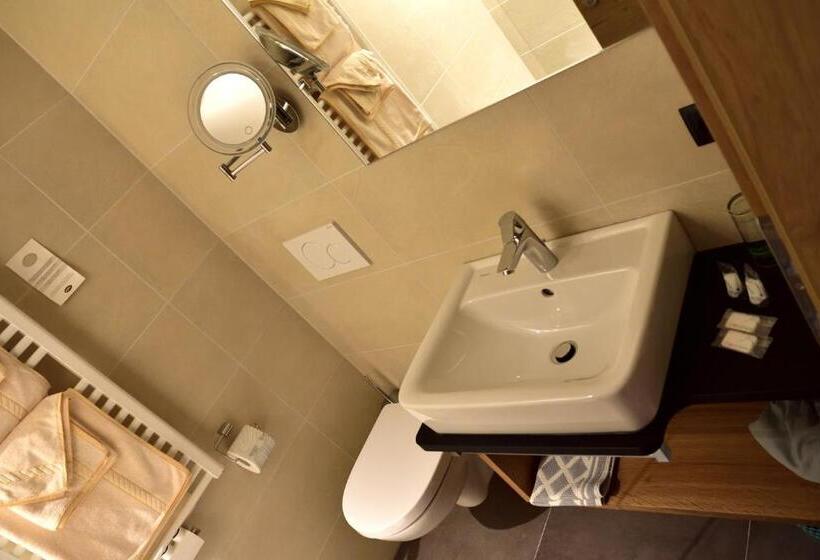 חדר סופריור, Krone