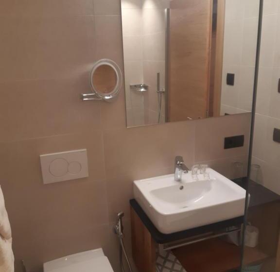 חדר סופריור, Krone