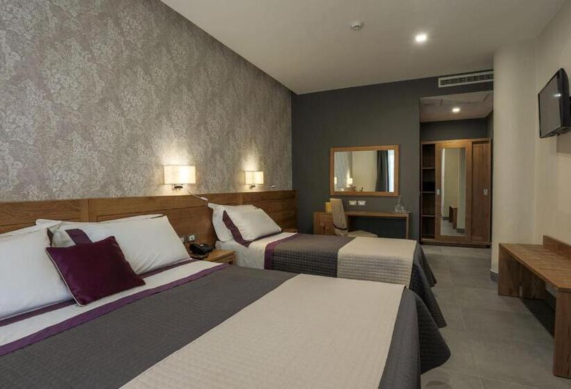 חדר סופריור לשלושה, La Vigna