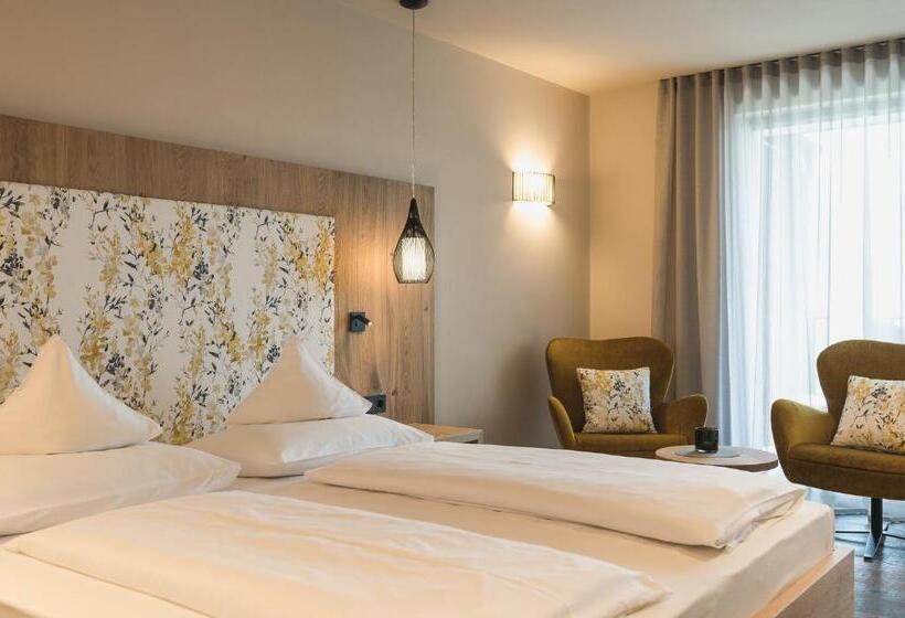 Номер Стандарт с Балконом, Landsitz Stroblhof