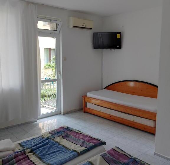 스탠다드 룸, Lurd Family