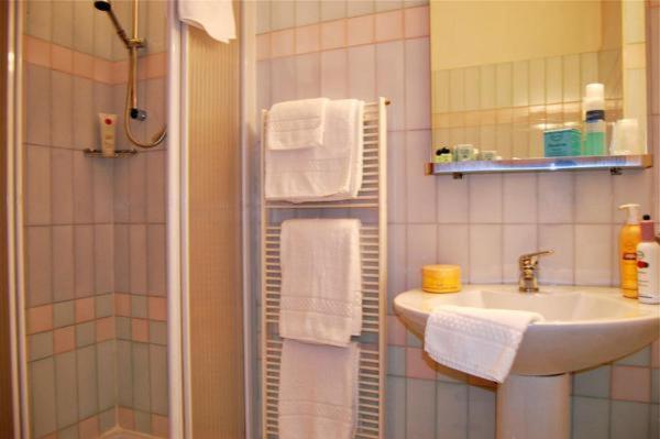 اتاق استاندارد چهار تخته, Olimpia