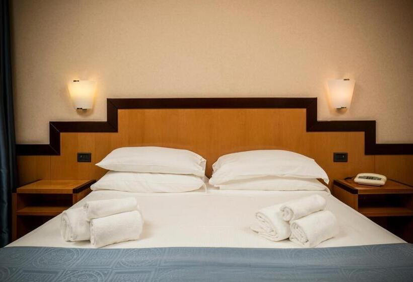 اتاق اکونومی, Olimpia