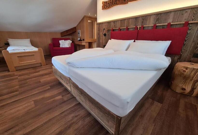 اتاق سوپریور سه تخته, Piedibosco