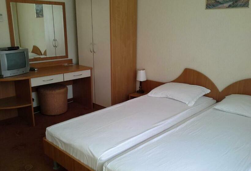 غرفة قياسية, Motel Monza