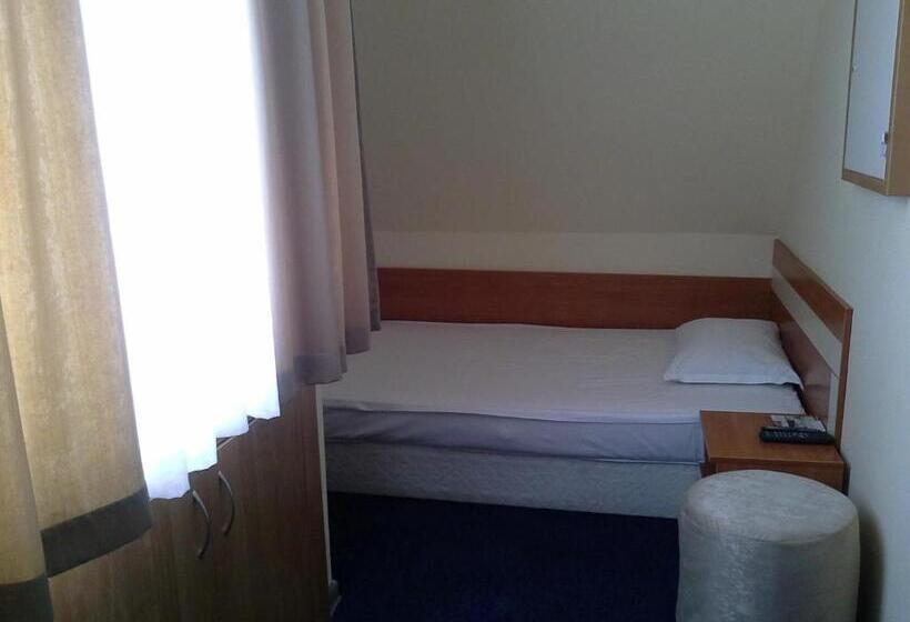 غرفة قياسية فردية, Motel Monza