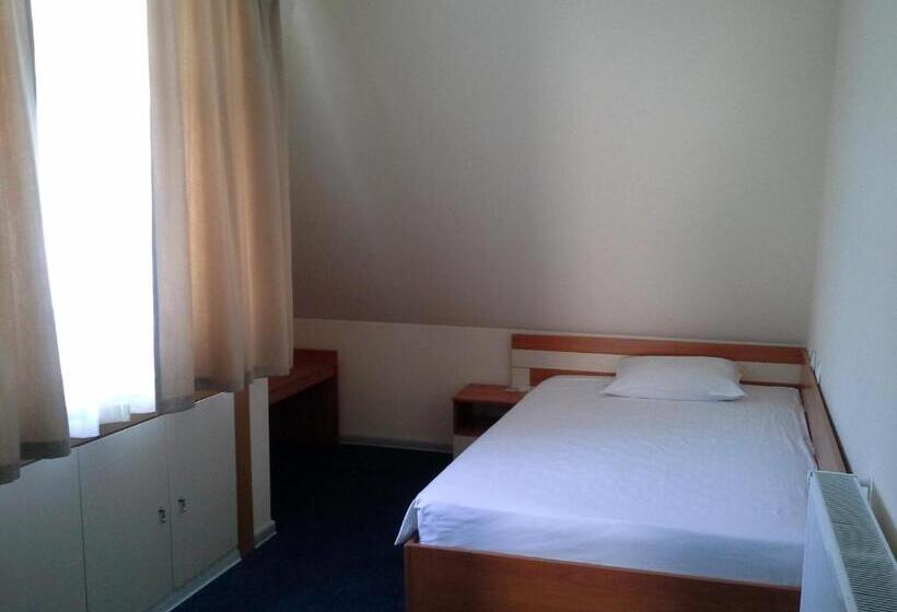 غرفة قياسية فردية, Motel Monza