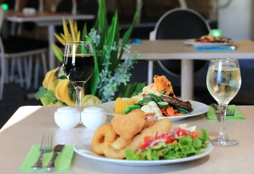 اتاق لوکس, North Parkes Motel