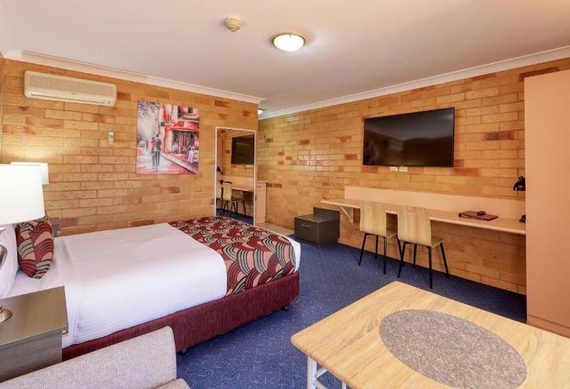 اتاق اجرایی, North Parkes Motel