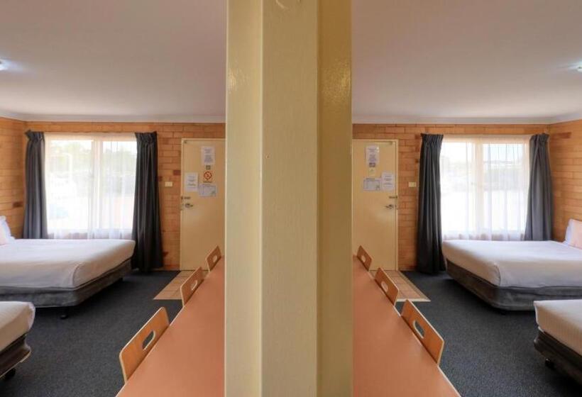 اتاق سوپریور خانوادگی, North Parkes Motel