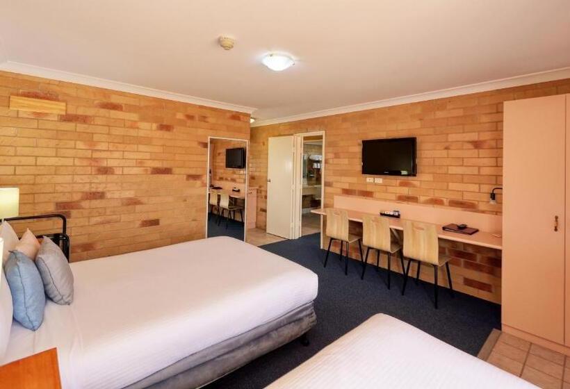 اتاق سوپریور خانوادگی, North Parkes Motel