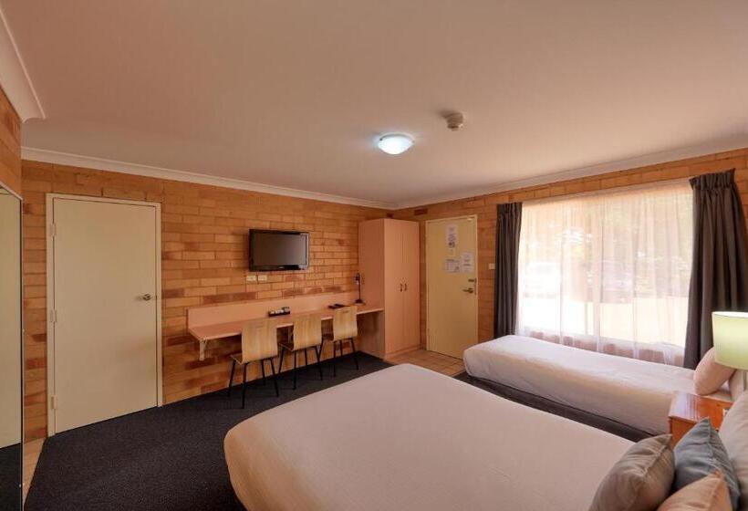 اتاق سوپریور خانوادگی, North Parkes Motel