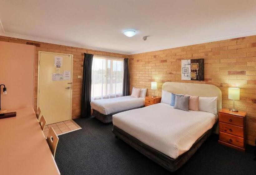 اتاق سوپریور خانوادگی, North Parkes Motel
