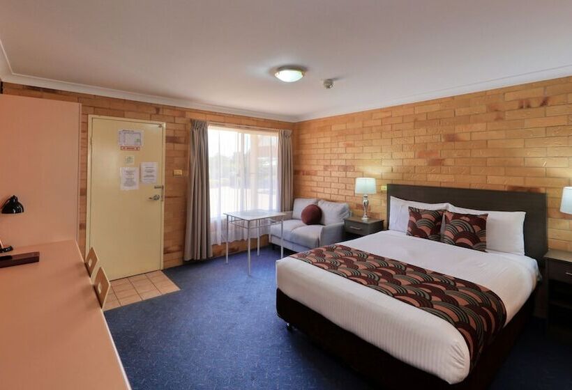 اتاق اجرایی, North Parkes Motel