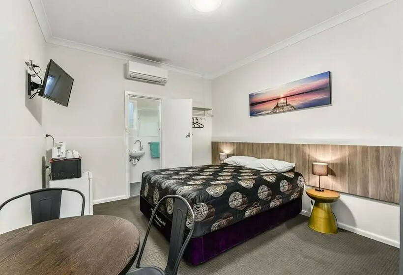 Perhehuone, Rest Motels