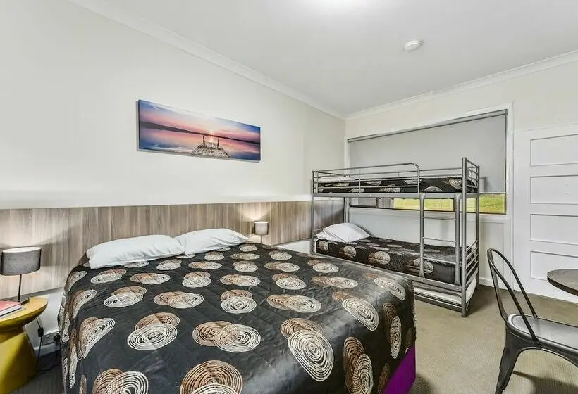 Perhehuone, Rest Motels