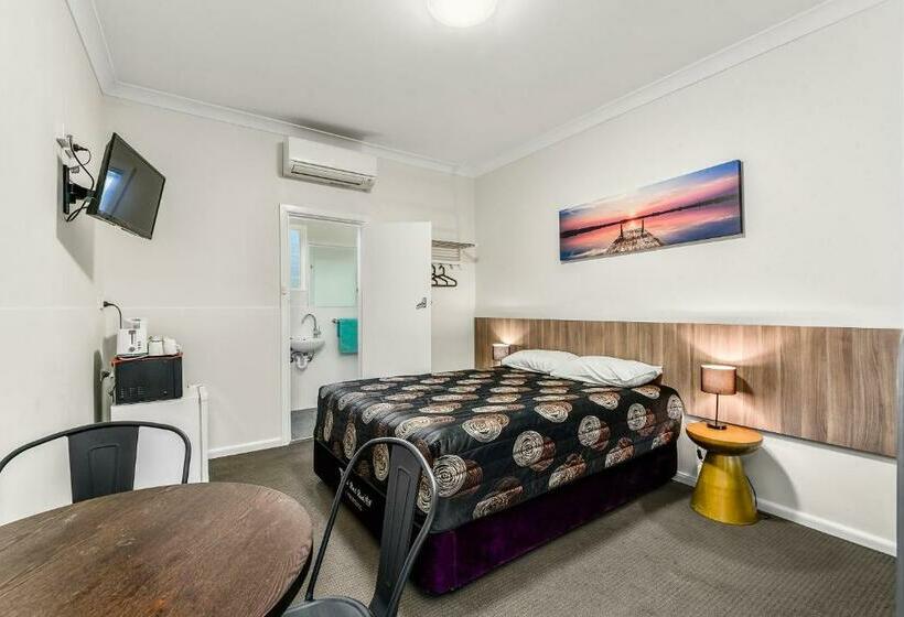 اتاق خانوادگی, Rest Motels