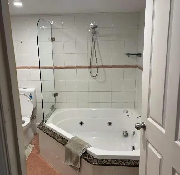 デラックススイート, Tambaridge Bed & Breakfast