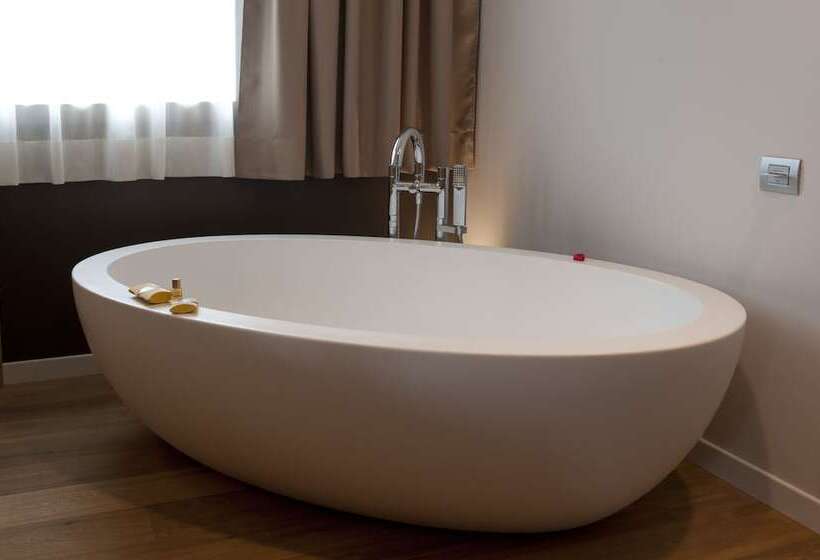 Полулюкс, Wine Hotel Retici Balzi