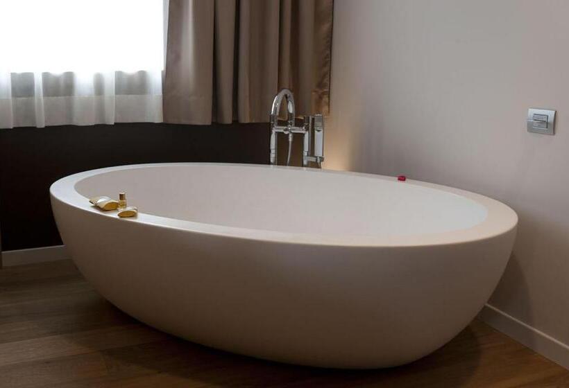Полулюкс, Wine Hotel Retici Balzi