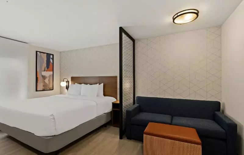 Sviitti Liikuntarajoitteisille, Everhome Suites Temecula