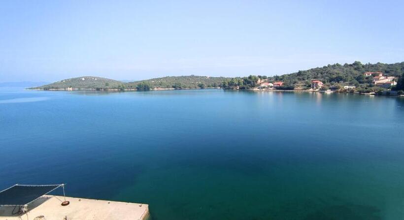 غرفة قياسية مطلّة علي البحر, Pansion Alen Dugi Otok