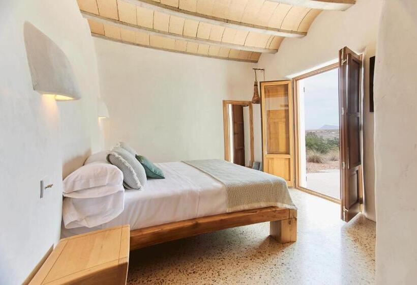 חדר סטנדרט, מיטת קינג, מותאם לאדם עם מוגבלויות, Equilicuá