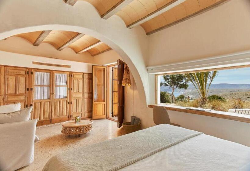 מיטת קינג בסוויטה, Equilicuá